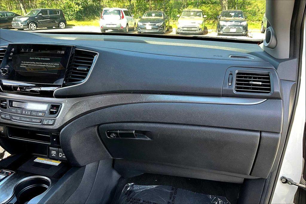 used 2022 Honda Pilot car, priced at $27,000