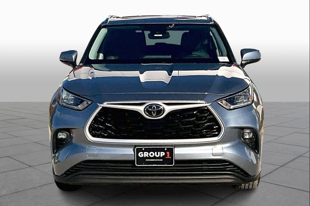 used 2020 Toyota Highlander car, priced at $26,950