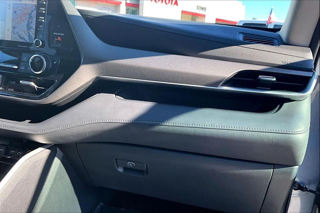 used 2020 Toyota Highlander car, priced at $26,950