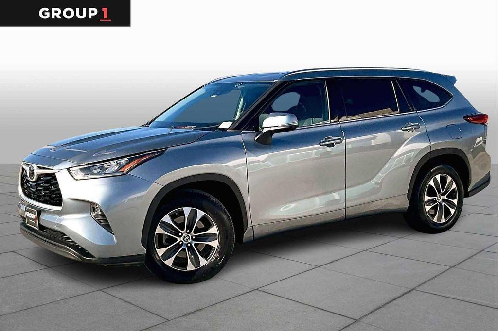 used 2020 Toyota Highlander car, priced at $26,950