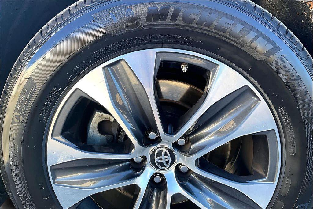 used 2020 Toyota Highlander car, priced at $26,950