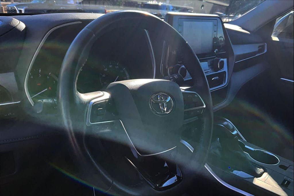 used 2020 Toyota Highlander car, priced at $26,950