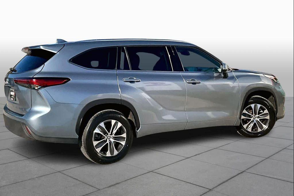 used 2020 Toyota Highlander car, priced at $26,950