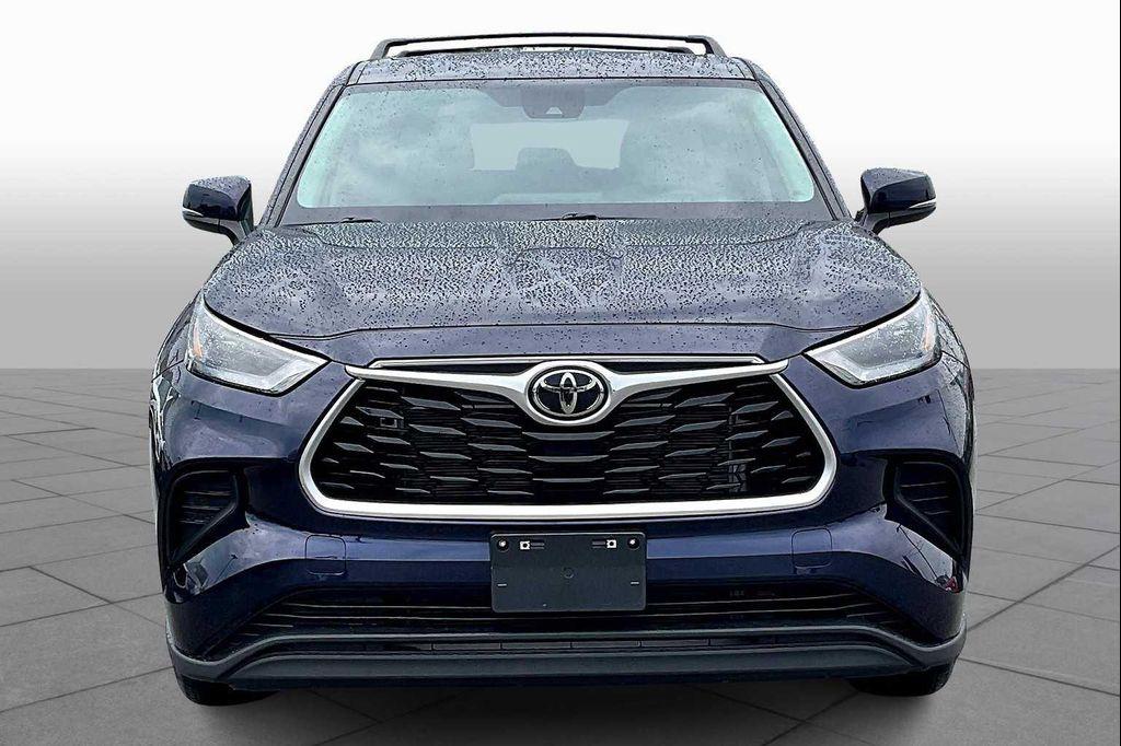 used 2023 Toyota Highlander car, priced at $31,000