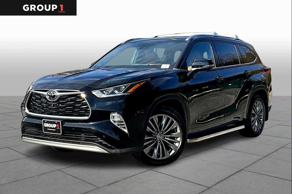 used 2020 Toyota Highlander car, priced at $32,000