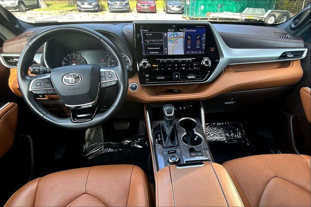 used 2020 Toyota Highlander car, priced at $32,000