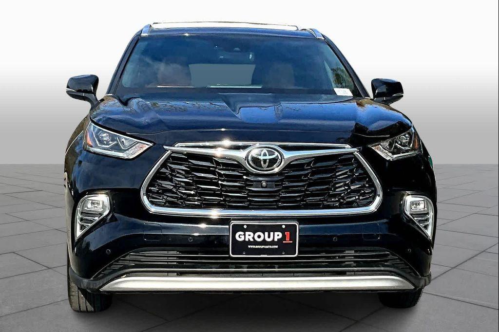 used 2020 Toyota Highlander car, priced at $32,000