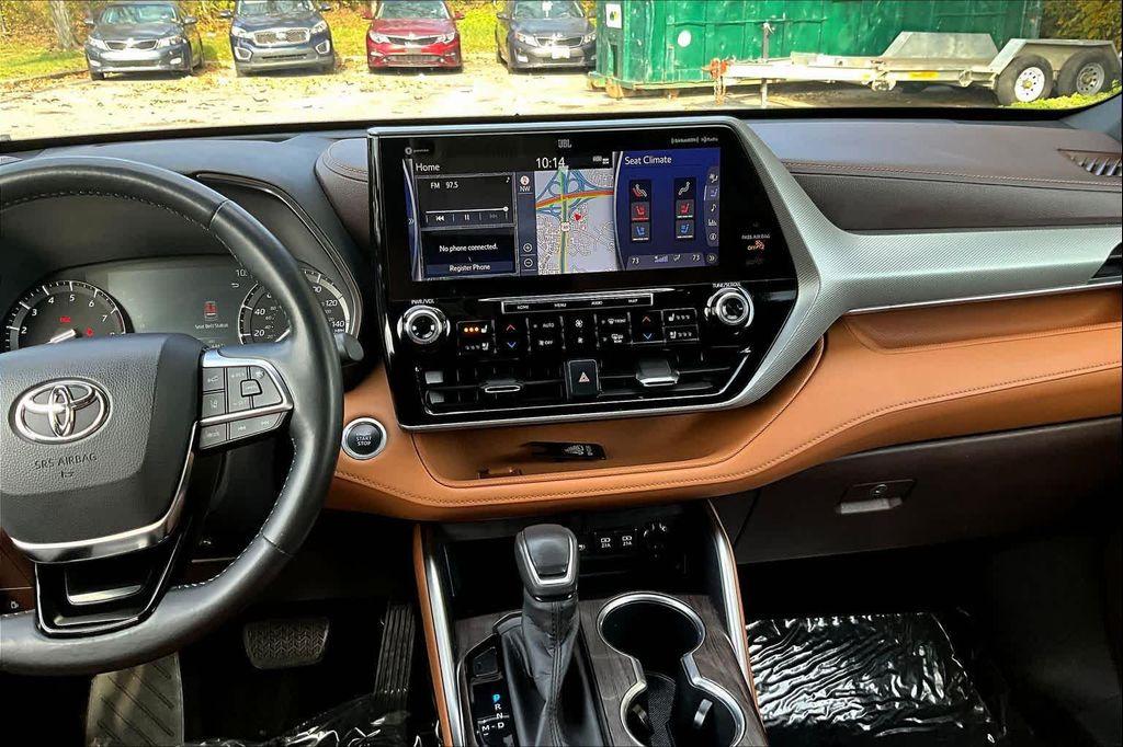 used 2020 Toyota Highlander car, priced at $32,000