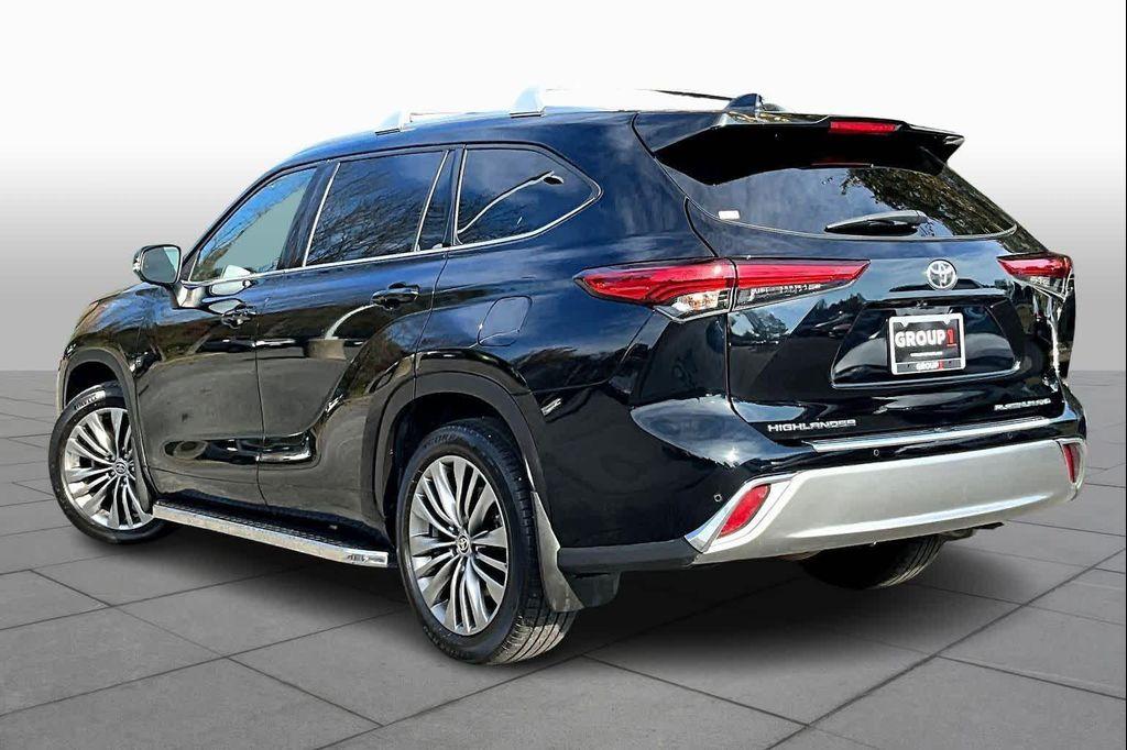 used 2020 Toyota Highlander car, priced at $32,000