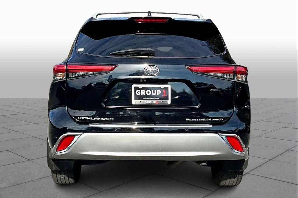 used 2020 Toyota Highlander car, priced at $32,000