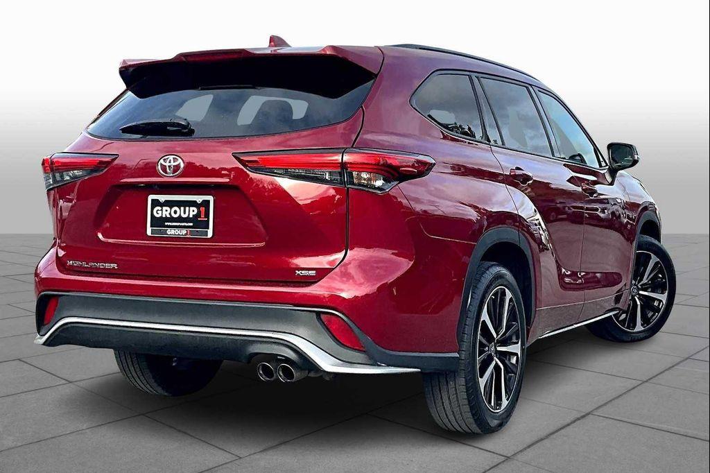 used 2022 Toyota Highlander car, priced at $32,500