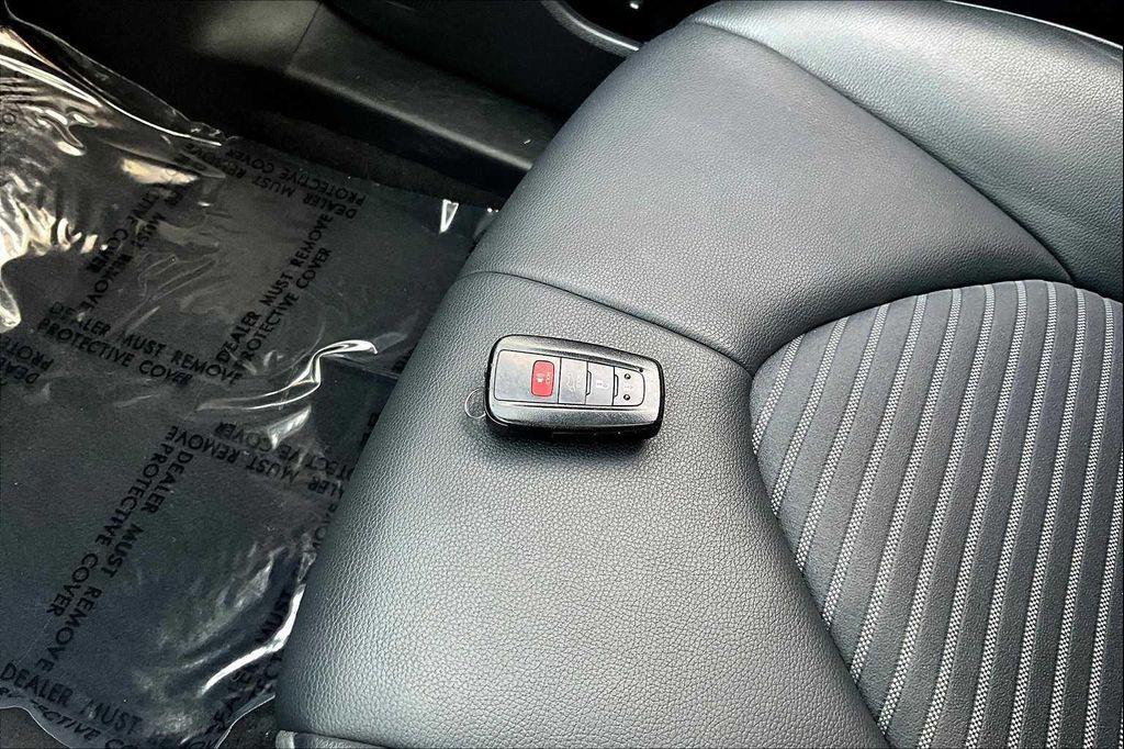 used 2022 Toyota Highlander car, priced at $32,500