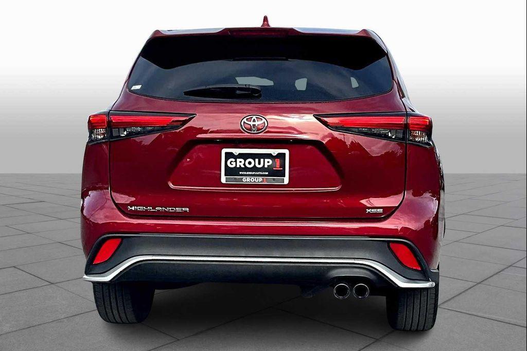 used 2022 Toyota Highlander car, priced at $32,500