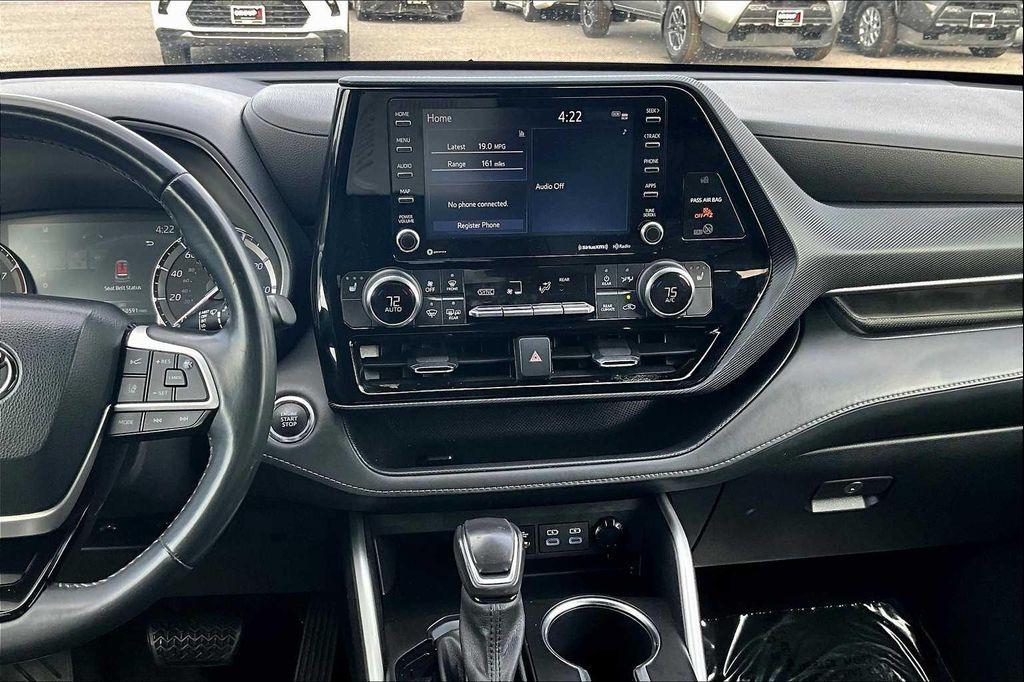 used 2022 Toyota Highlander car, priced at $32,500