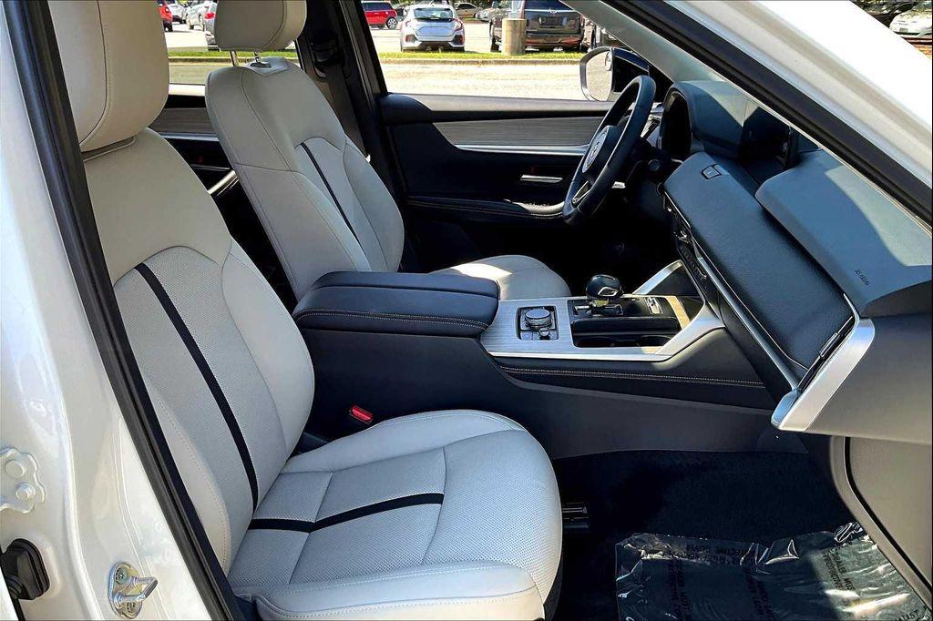 used 2025 Mazda CX-70 PHEV car, priced at $41,500