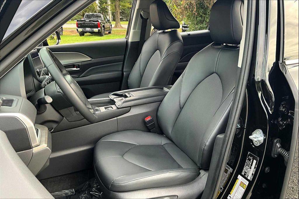 used 2025 Toyota Grand Highlander Hybrid car, priced at $46,500