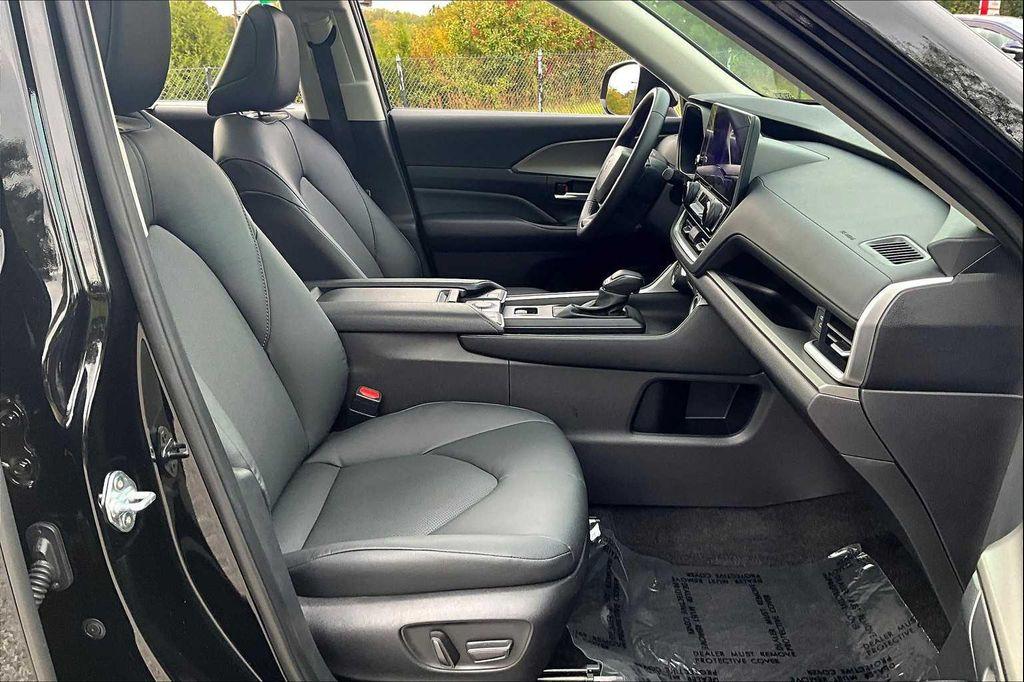 used 2025 Toyota Grand Highlander Hybrid car, priced at $46,500