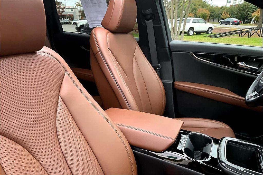 used 2023 Lincoln Nautilus car, priced at $37,500