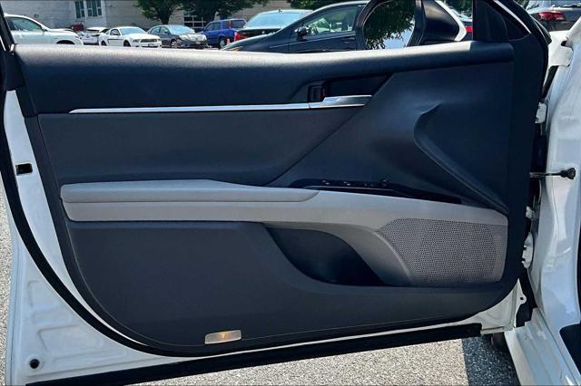 used 2018 Toyota Camry Hybrid car, priced at $18,600