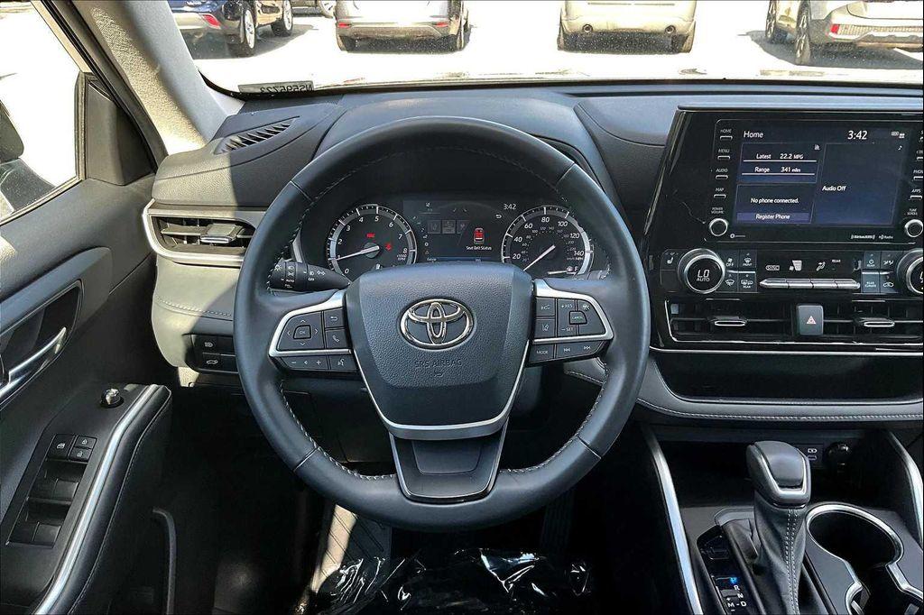 used 2022 Toyota Highlander car, priced at $38,000