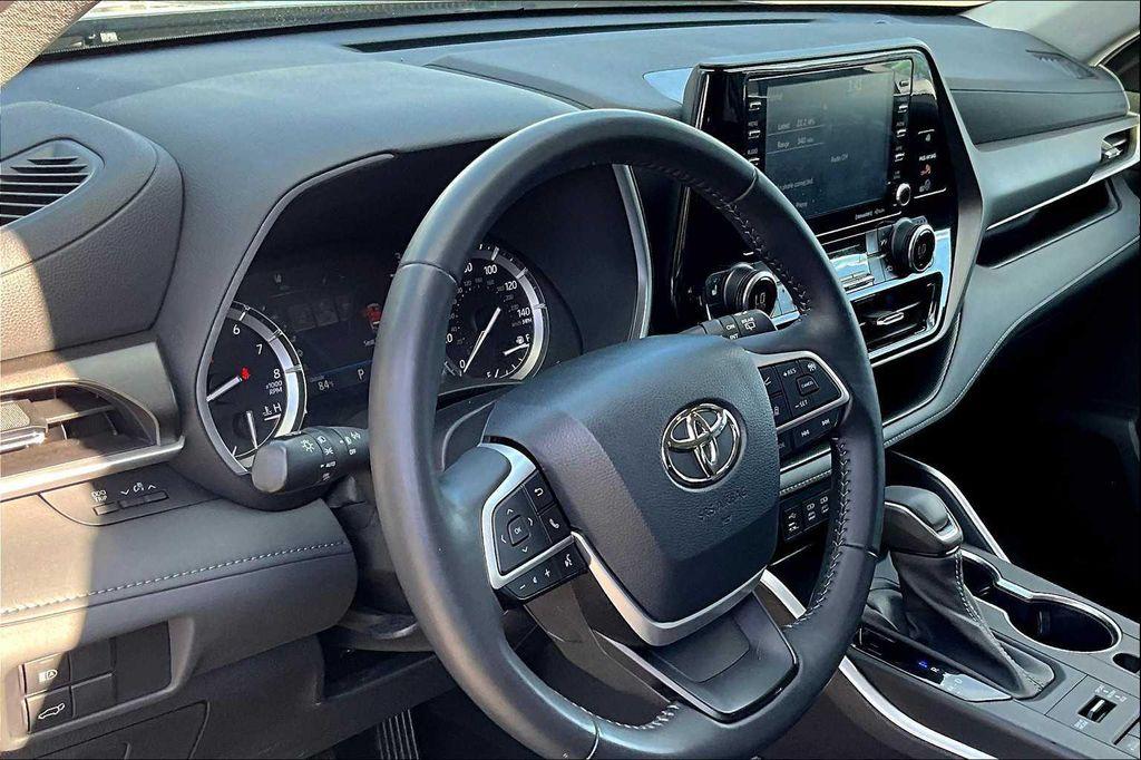 used 2022 Toyota Highlander car, priced at $38,000