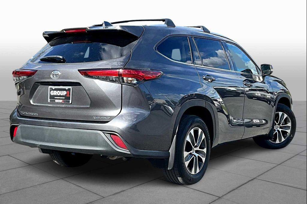 used 2022 Toyota Highlander car, priced at $38,000