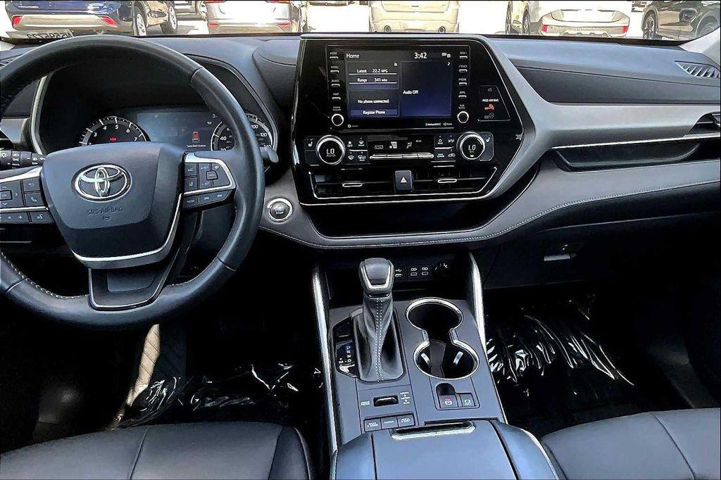 used 2022 Toyota Highlander car, priced at $38,000