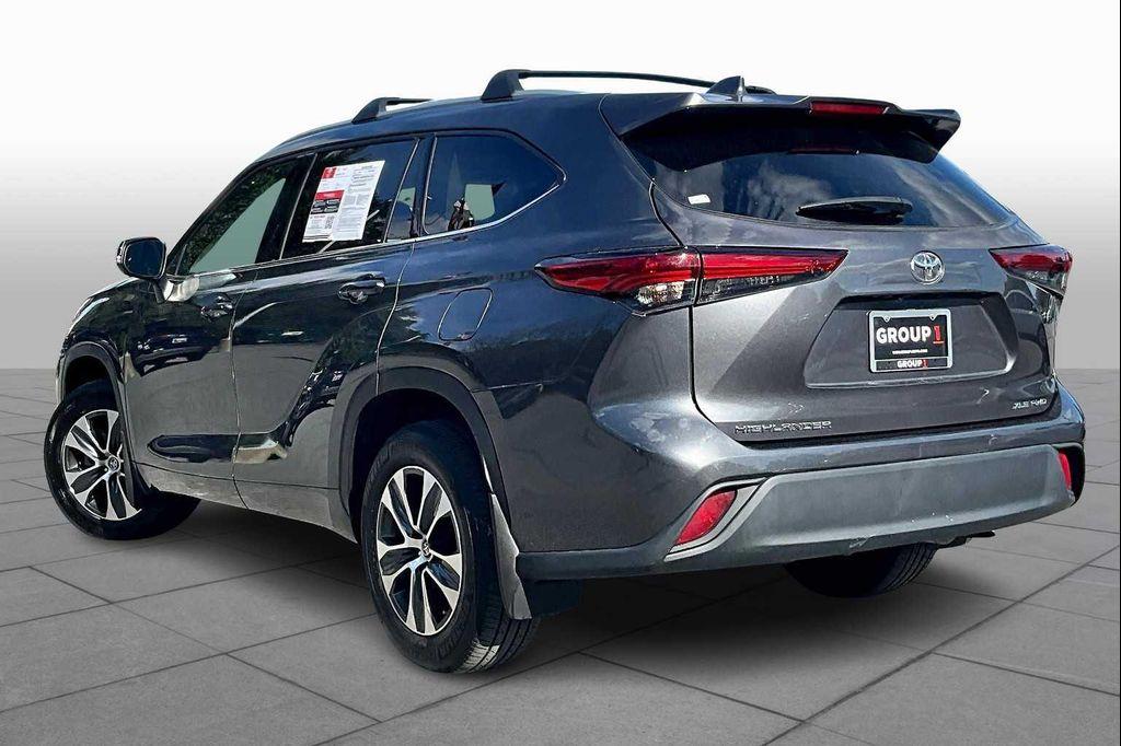 used 2022 Toyota Highlander car, priced at $38,000