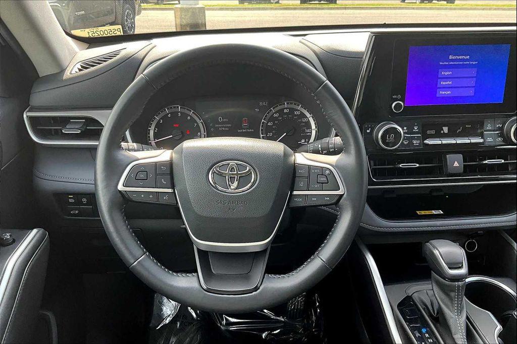 used 2023 Toyota Highlander car, priced at $36,531