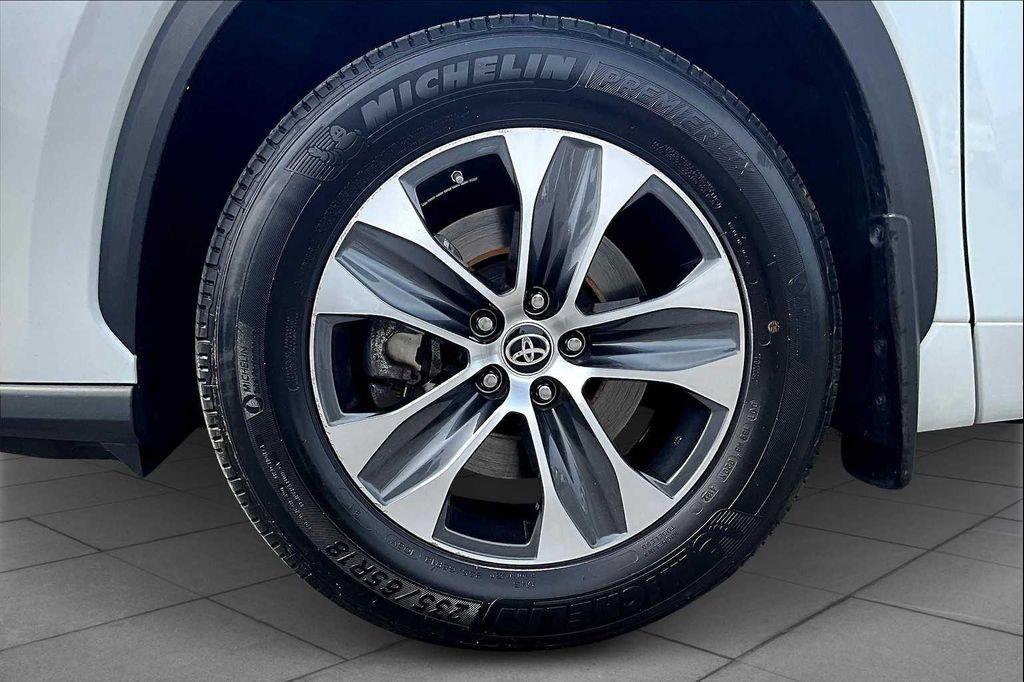 used 2023 Toyota Highlander car, priced at $36,531