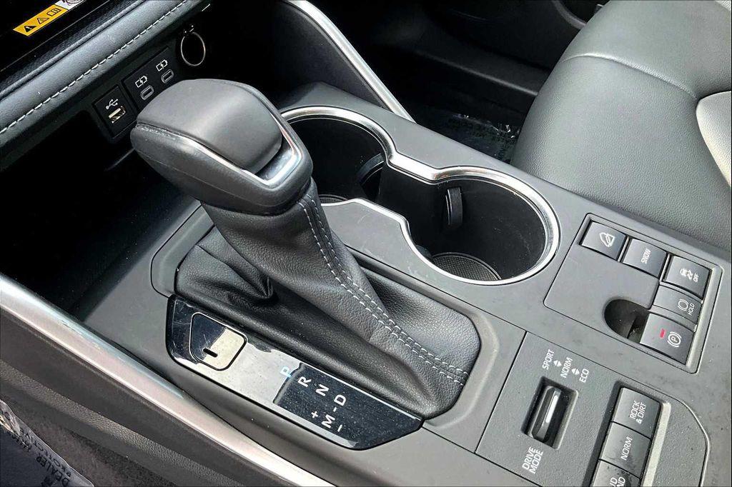 used 2023 Toyota Highlander car, priced at $36,531