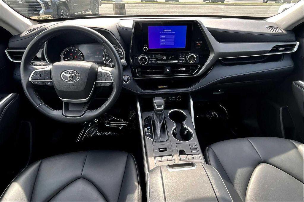 used 2023 Toyota Highlander car, priced at $36,531