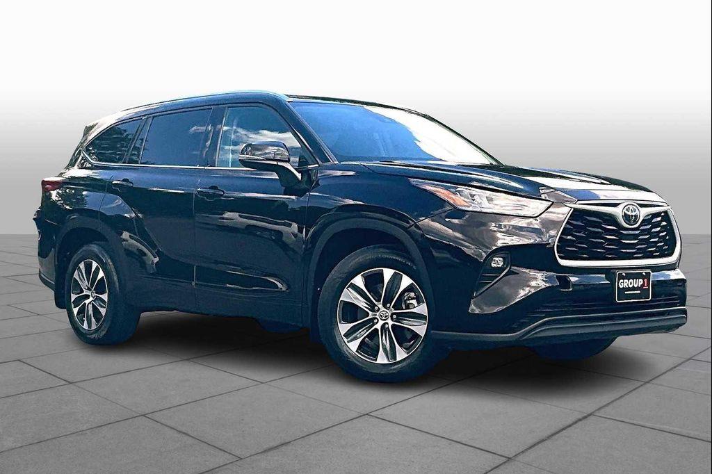 used 2020 Toyota Highlander car, priced at $29,500