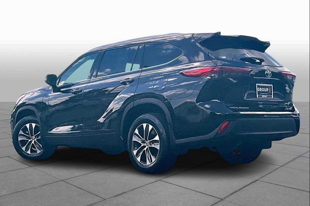 used 2020 Toyota Highlander car, priced at $29,500