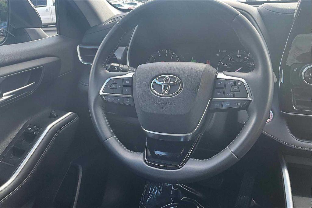 used 2020 Toyota Highlander car, priced at $29,500