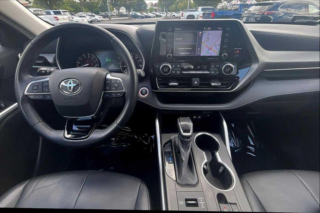 used 2020 Toyota Highlander car, priced at $29,500