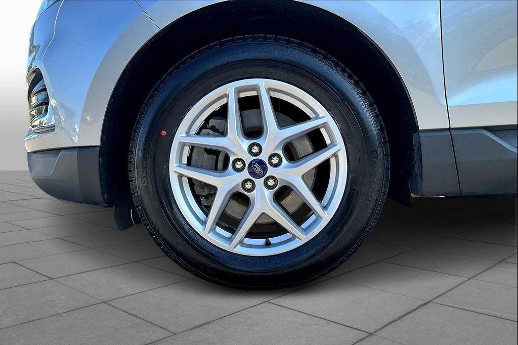 used 2021 Ford Edge car, priced at $17,000