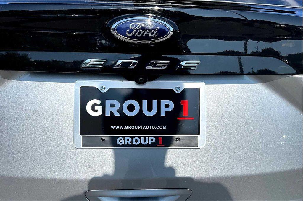 used 2021 Ford Edge car, priced at $17,000