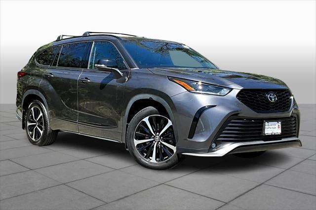 used 2022 Toyota Highlander car, priced at $41,900