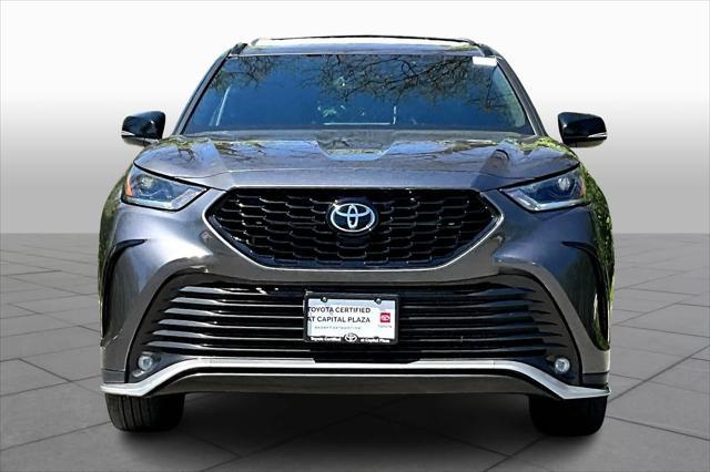 used 2022 Toyota Highlander car, priced at $41,900