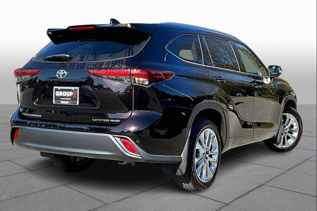 used 2020 Toyota Highlander car, priced at $27,500