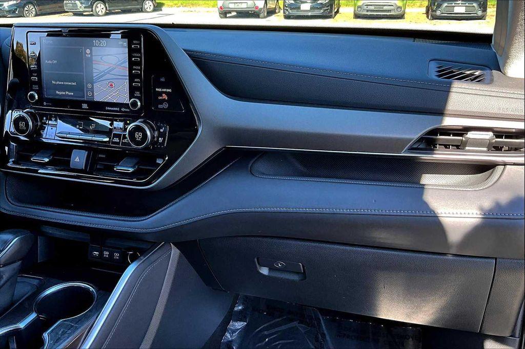 used 2020 Toyota Highlander car, priced at $27,500