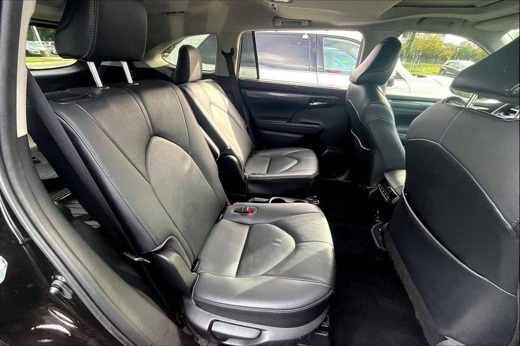 used 2020 Toyota Highlander car, priced at $27,500
