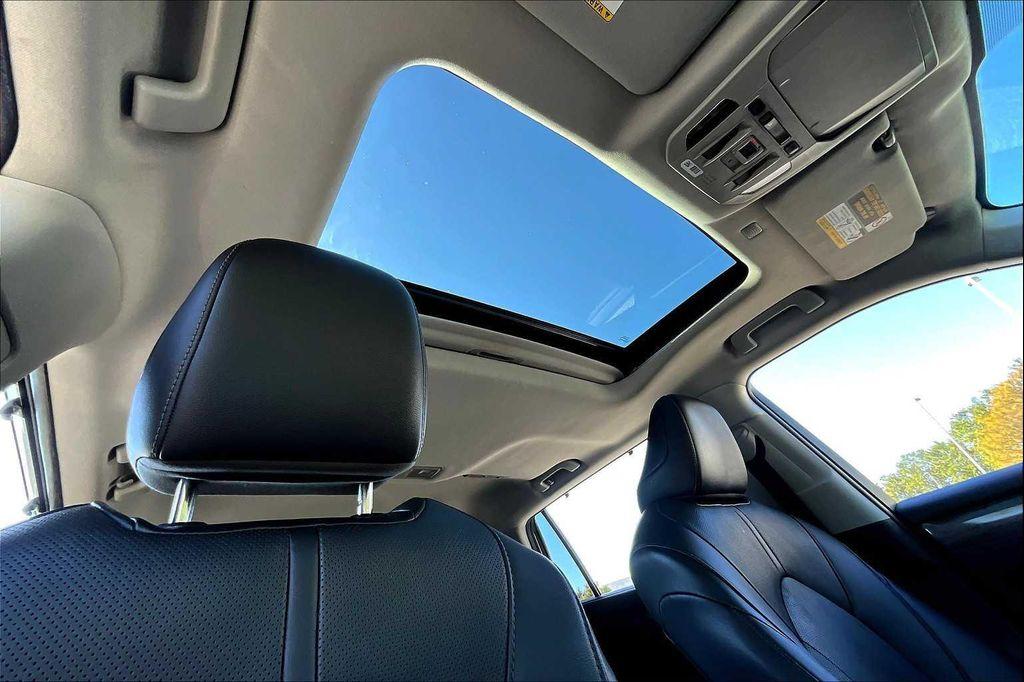 used 2020 Toyota Highlander car, priced at $27,500