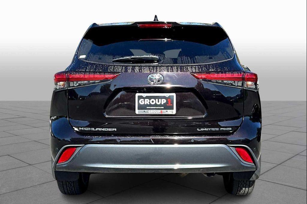 used 2020 Toyota Highlander car, priced at $27,500