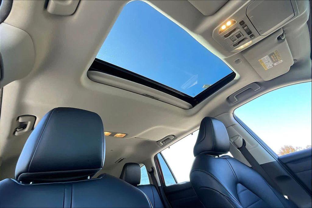 used 2022 Toyota Highlander car, priced at $31,500