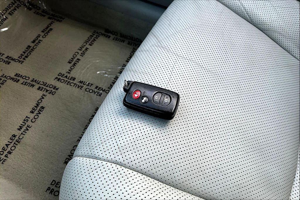 new 2011 Toyota Avalon car