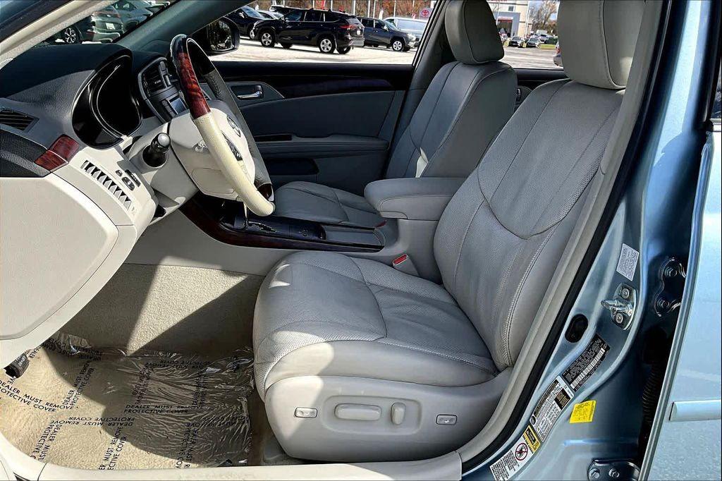 new 2011 Toyota Avalon car