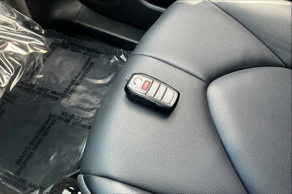 used 2024 Toyota Highlander car, priced at $36,500