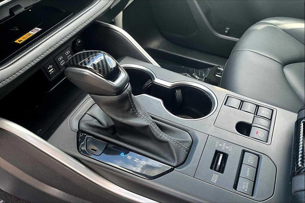 used 2024 Toyota Highlander car, priced at $36,500